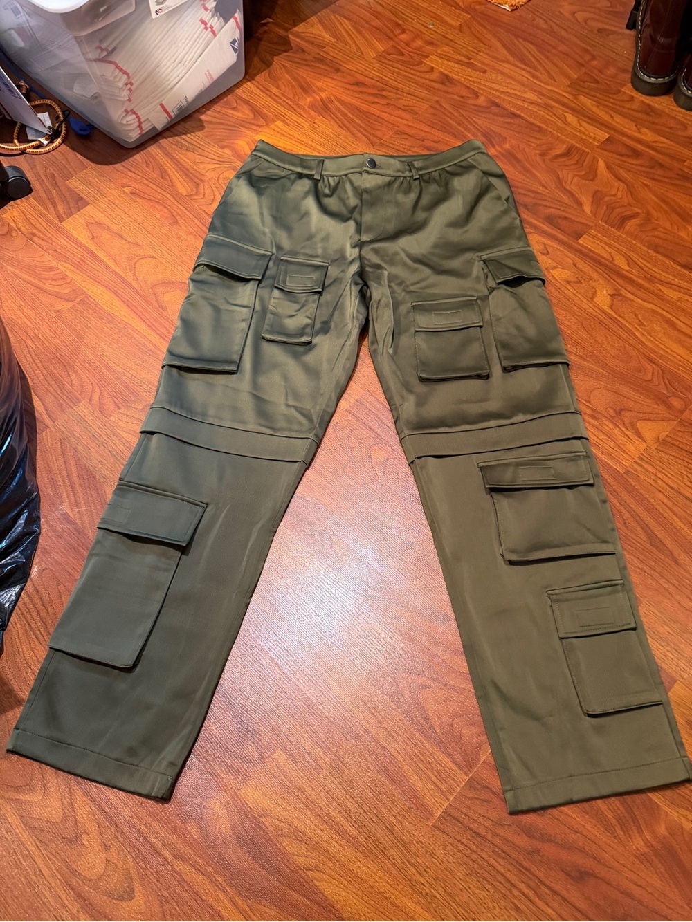 Forever 21 Olive Green Men's Cargo Pants with Multiple Flap Pockets